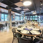 Park & Modar Отель