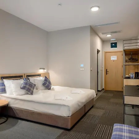 парк модър 4* Devin