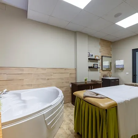 парк модър 4*